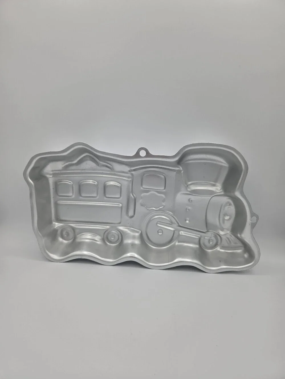 2003 Wilton Train Shaped Cake Pan Aluminum Non-Stick Silver MPN 2105-2076